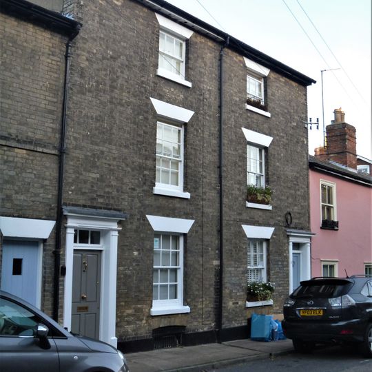 10 and 11, Well Street