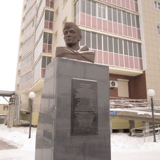 Памятник-бюст Герою Советского Союза К. К. Красноярову