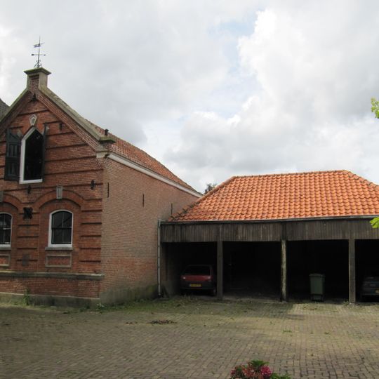 Paardenstal gebouwd in eclectische architectuur
