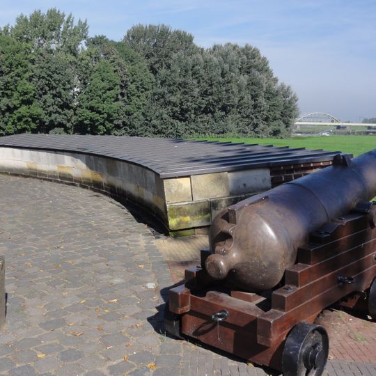 "Kasteel Bolwerk" en "Oranje Bolwerk"