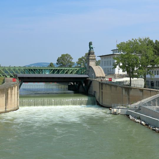 Nußdorf weir and lock