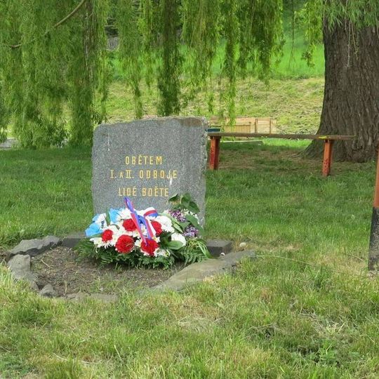 Pomník obětem válek v osadě Straky