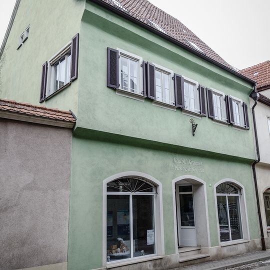 Wohn- und Geschäftshaus