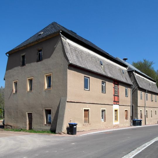 Drei Wohnhäuser , ein Wohn- und Wirtschaftsgebäude und eine Scheune des Rittergutes Kriebstein Kriebsteiner Straße 8; 9; 10; 11; 12; 14; 15