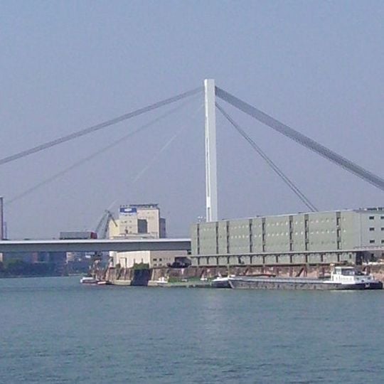 Kurt-Schumacher-Brücke