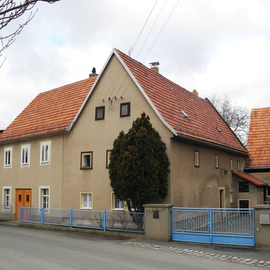 Wohnhaus und Scheune eines Bauernhofes Gorknitzer Straße 17; 17a