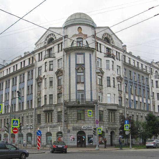 Maly Prospekt VO, 13