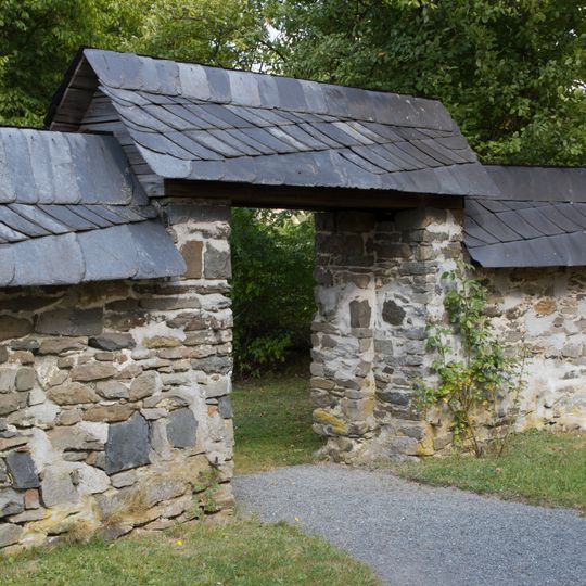Kirchhofbefestigung Kronacher Straße 2 in Steinbach am Wald