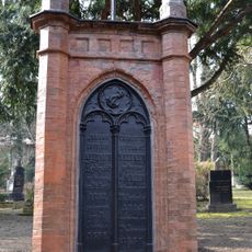 Ev. cintorín Kozia brána, náhrobník