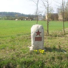 Památník osvobození jižně od Drahonického Málkova
