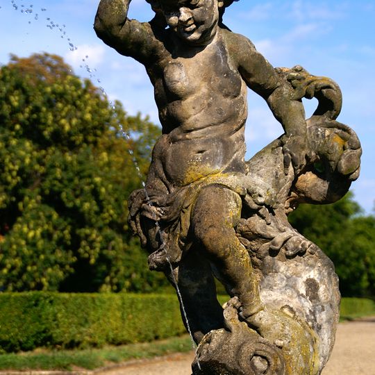 Kašna v Zámeckém parku v Libochovicích