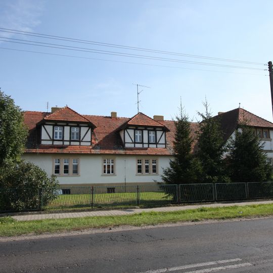 Dom zarządcy i czworak, ob. dom mieszkalny