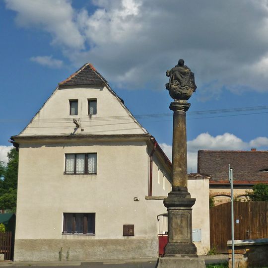 Sloup se sousoším Piety