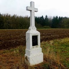 Kříž u silnice severně od Brzotic
