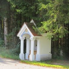 Wegkapelle mit Säulenvorbau