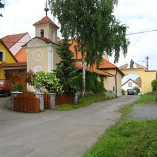 Brána zemědělského dvora Kněževes čp. 36