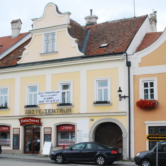 Haus und Stadtbefestigung