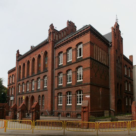 Szkoła powszechna, ob. gimnazjum