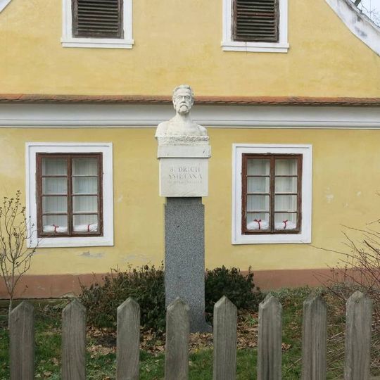 Pomník Bedřicha Smetany v osadě Semilkovice