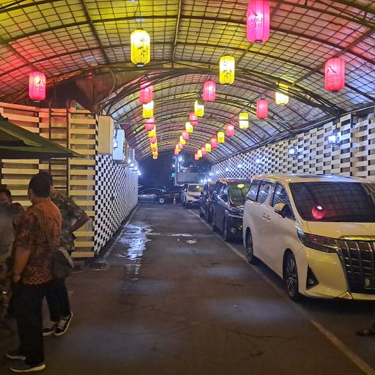 Hachi Grill Ampera
