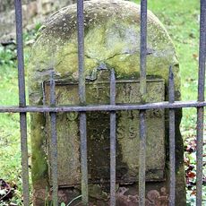 Milestone, Worcester Road, URC Churchyard, Malvern Link