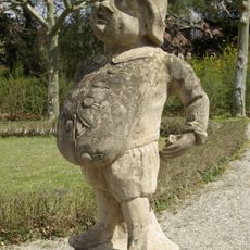 Zwerg mit dickem Bauch