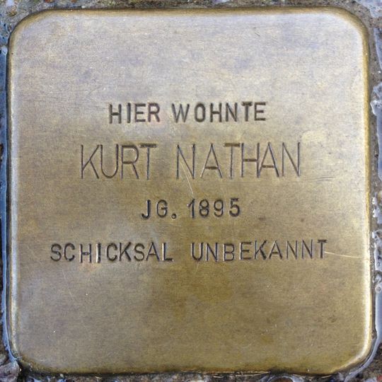 Stolperstein en memoria de Kurt Nathan