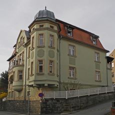 Wohnhaus in offener Bebauung Höhenweg 1