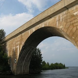 Canal Lake Concrete Arch Bridge