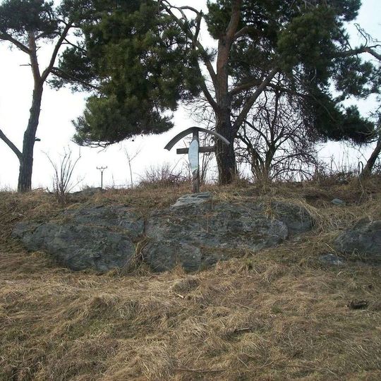 Kříž u pole severně od Velké Černé Hati