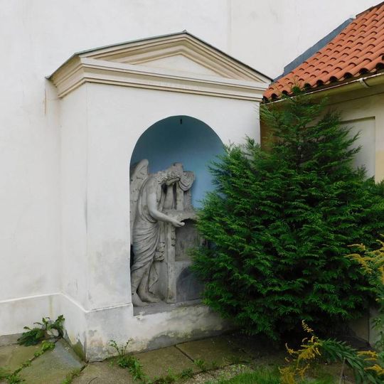Socha anděla u kostela svatého Pankráce v Praze