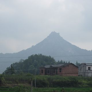 Fusi Mountain