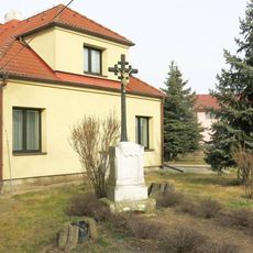 Kříž u domu 58 v Klíčanech