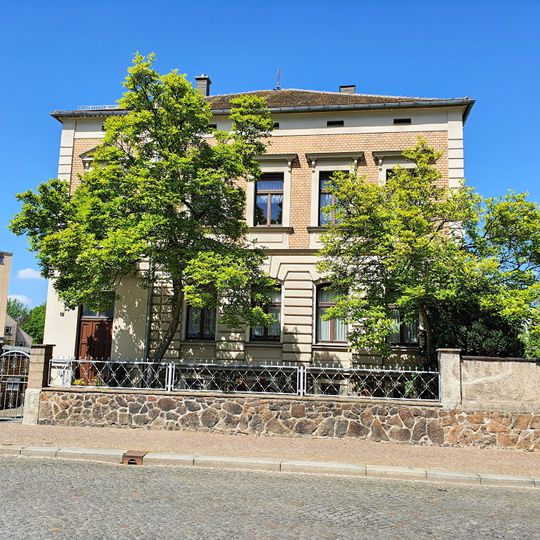 Albert-Kuntz-Straße 19