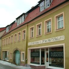 Wohnhaus, nach links in geschlossener Bebauung Senftenberger Straße 15 (Altstadt)