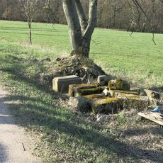 Kříž u silnice jižně od Knínice