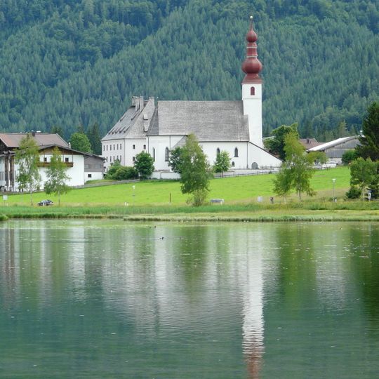 Kath. Pfarrkirche hl. Ulrich und Friedhof