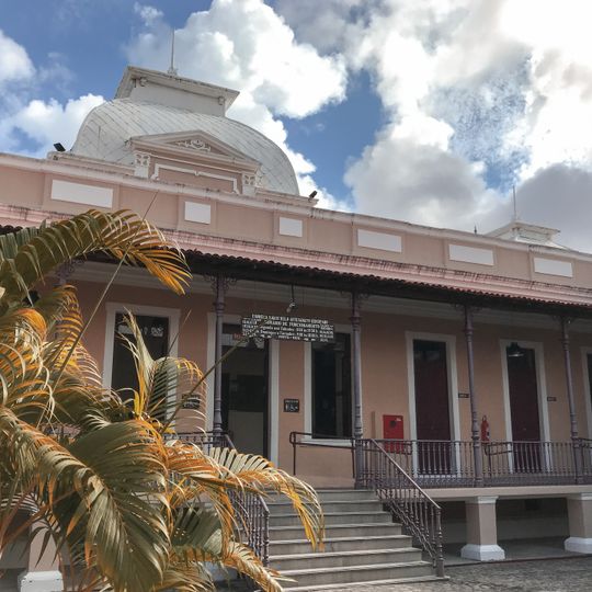 Prédio do Centro de Turismo e Comercialização Artesanal