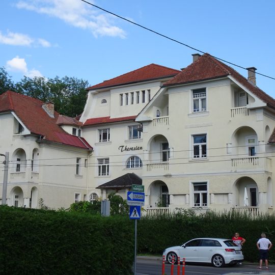 Kommunaler Wohnbau, sog. Theresienhof