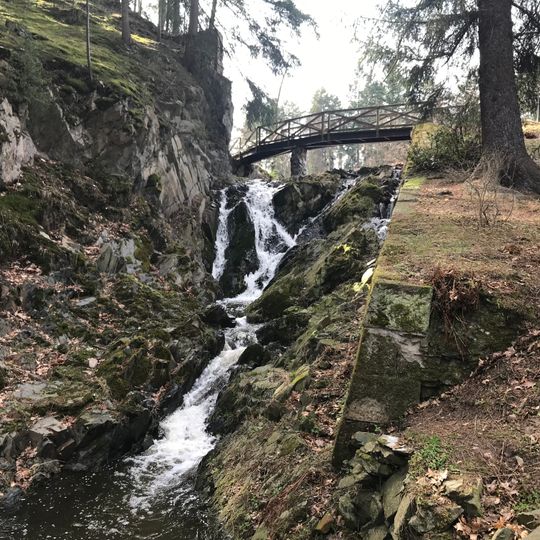 Průhonice waterfall