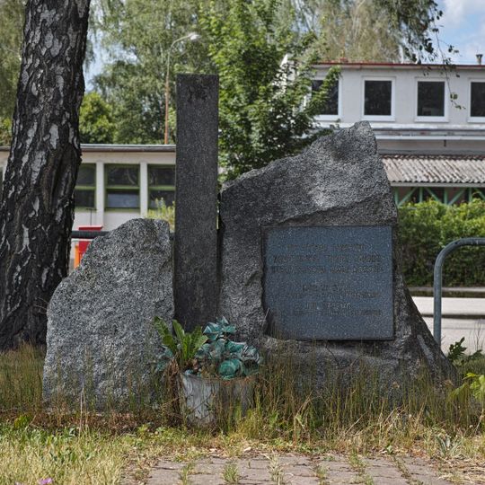 Pomník zaměstnancům papíren