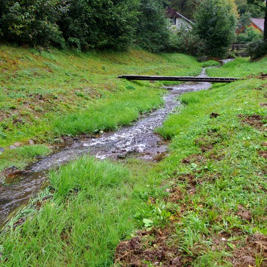 Lávka přes Lomnický potok v Lomnici za čp. 66 a 123