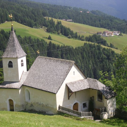 Kapelle und Kornkasten beim Villpederer