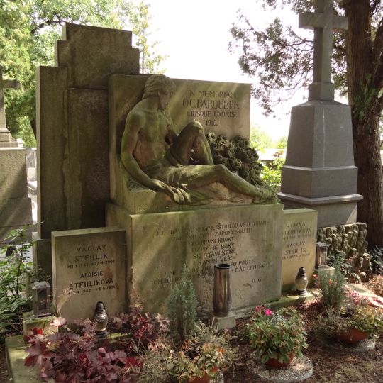 Náhrobek Otakara Georgia Paroubka
