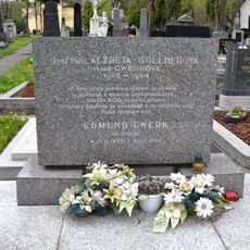 Cintorín ev. a. v. , hrob s náhrobníkom