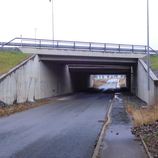 Most silnice I/4 přes stezku Lahovice - Zbraslav