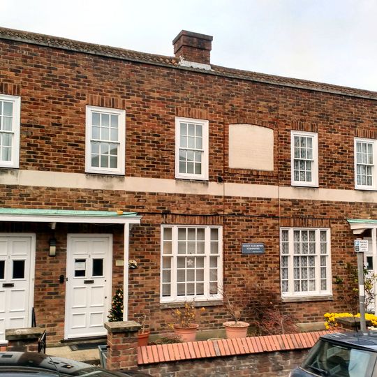 Queen Elizabeth's Almshouses, Richmond