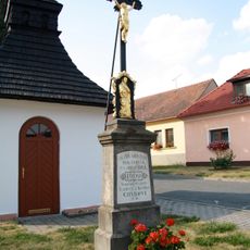 Kříž u kaple sv. Máří Magdaleny v Čikově