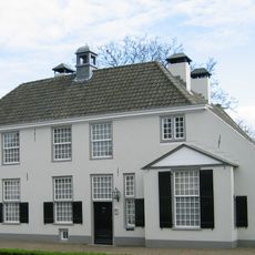 Dommelstraat 12, Son