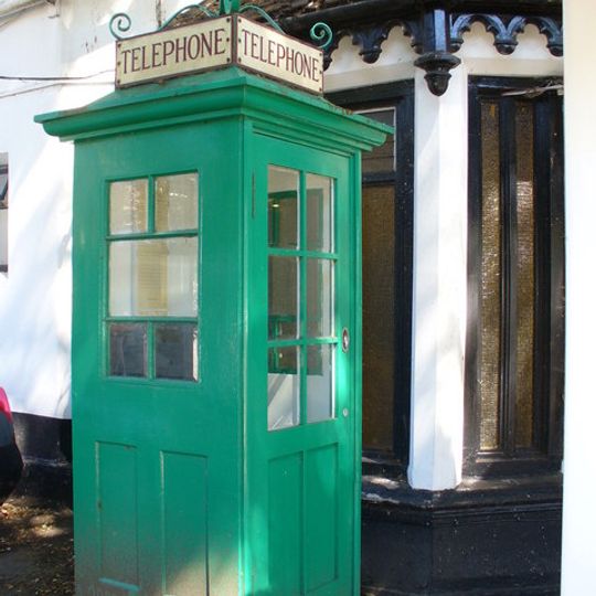 K1 Telephone Kiosk Beside Entrance To Boulters Inn, Ray Mill Island